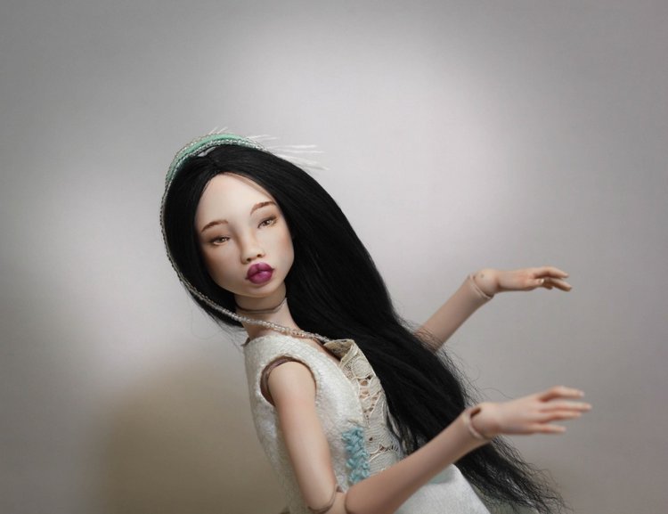 Райский цветок Тинатин. Фарфоровая шарнирная кукла