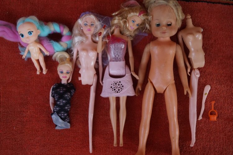 Посылки, посылки - с куклами, игрушками, обувью, одеждой