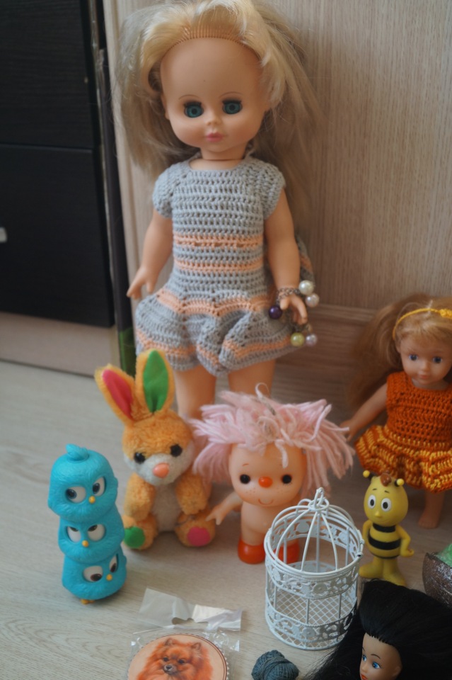 Приехали три посылки, открыла, а их четыре