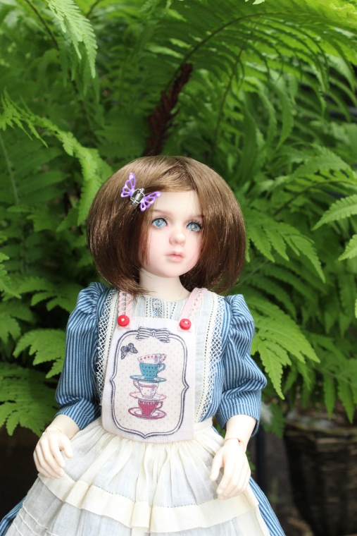 Розочка в образе Алисы. Домашнее видео