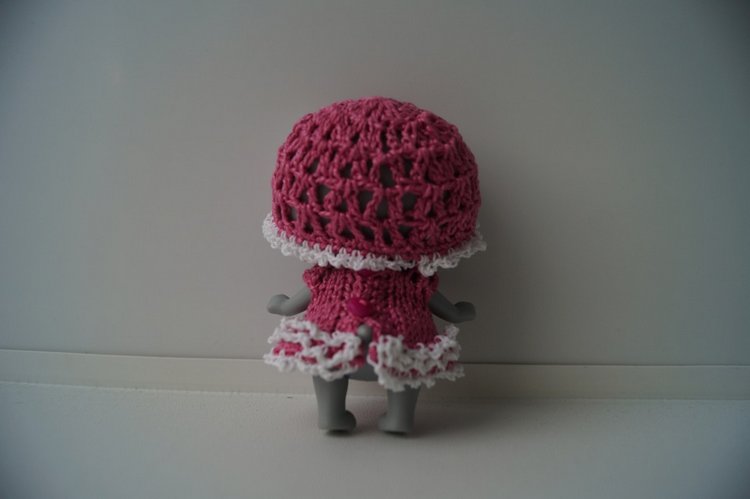 Связала милые одежки для мини Басика и Лили (фото 10)