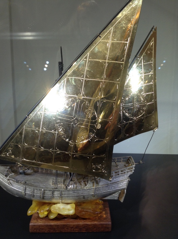 Милая сердцу Божедомка. "Парк янтарного периода". ч.6. (Продолжение). Изделия и украшения из янтаря (фото 9)