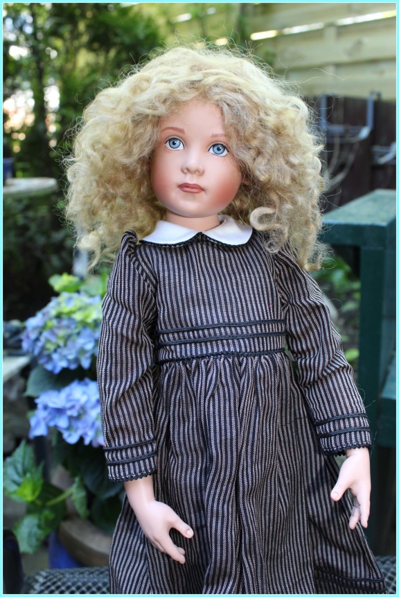 Sonja гуляет в саду. Коллекционная кукла от Helen Kish