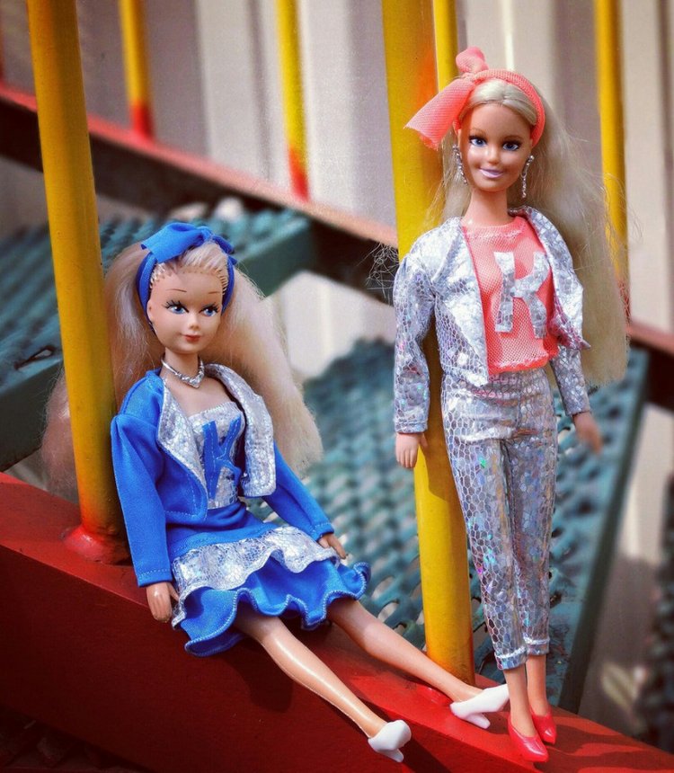 Стиль 90-х для российских кукол