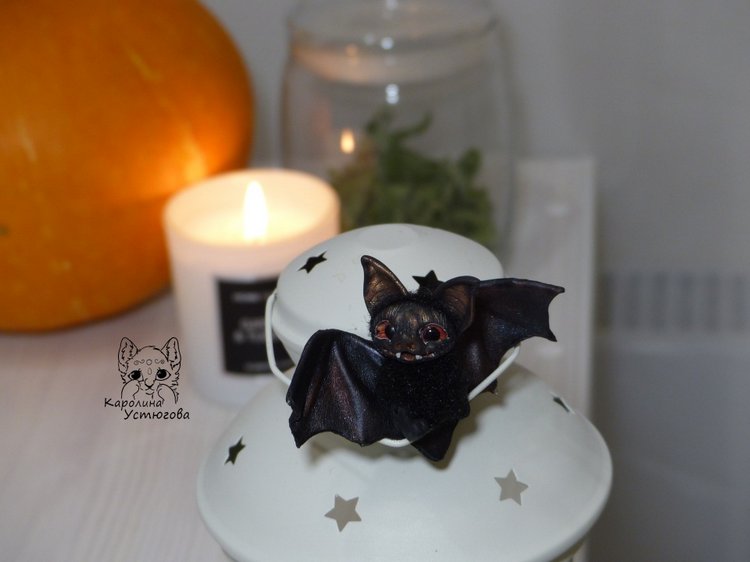 Миниатюрная летучая мышь — Игрушки в смешанной технике (мех и глина): Арт (фото 6)