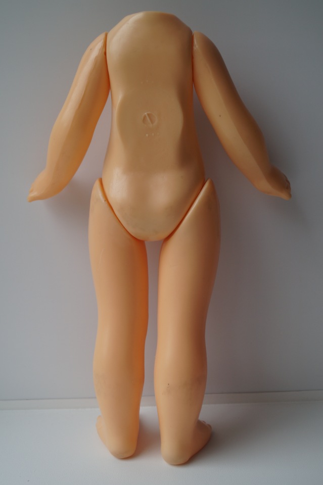 Третья июльская выписка. Вылечила восемь кукол СССР! И всем сшила наряды - за неделю