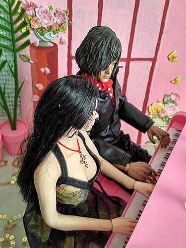 У пилона — Игровые куклы разных производителей (Разное): редкие бренды