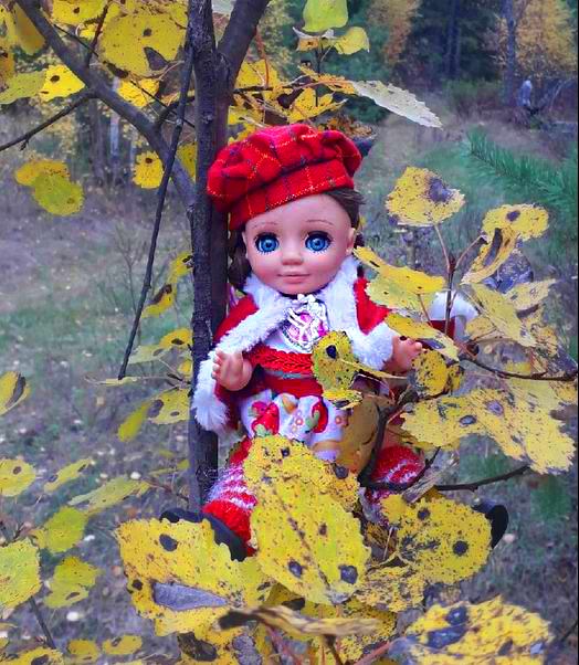 Ася и Ванюша машут ручками вслед Осени (фото 6)