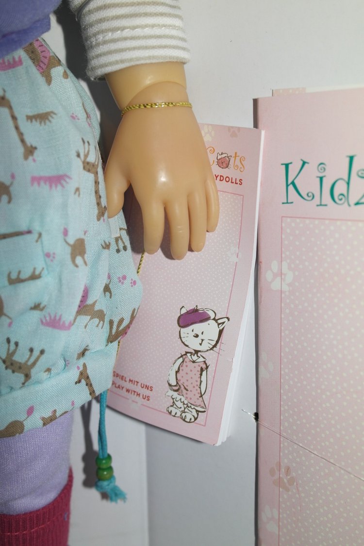 Кидзы в лицах. Куклы 2012 года