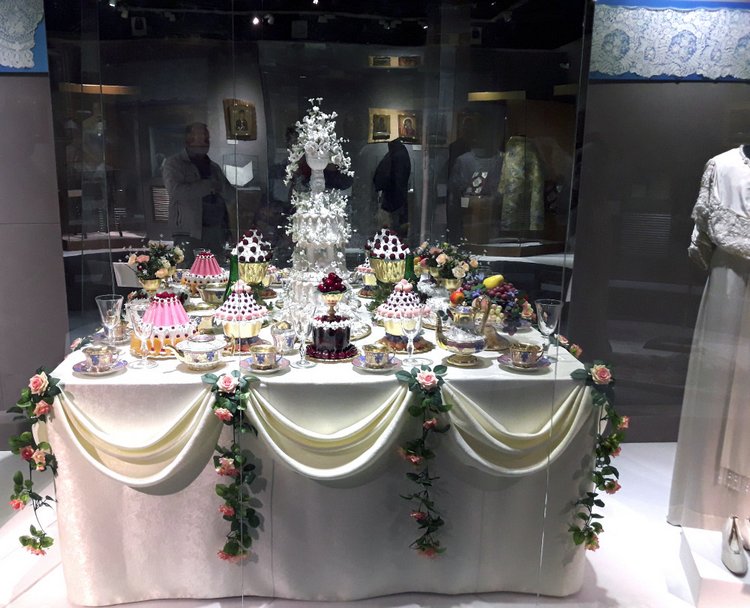 Выставка "Узоры свадьбы кружевной". Зал 2 | Бэйбики Выставка "Узоры свадьбы кружевной". Зал 2