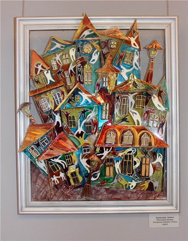 Выставка "Стекляндия" Елены Буровой в Твери