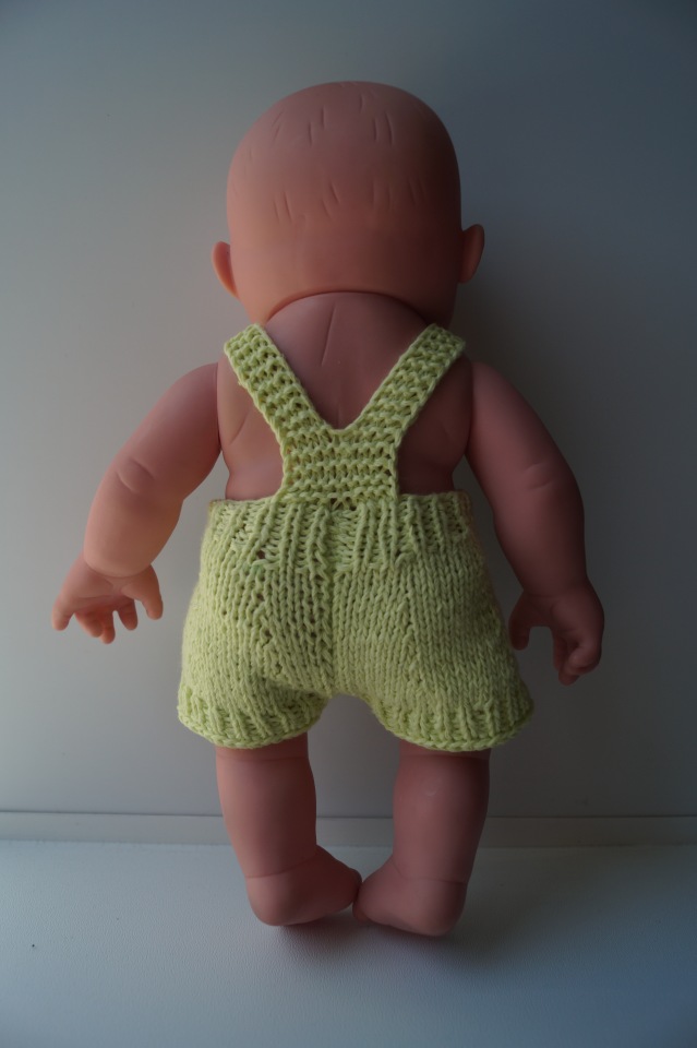 Вторая июльская выписка. Лечение глазок: отсутствие радужки, косоглазие. На лечении была ГДРочка. Голова+тело= красивая