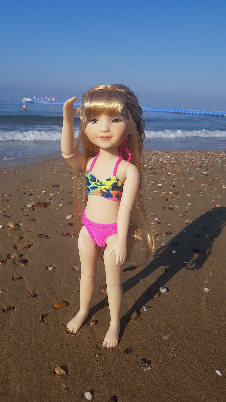 Инес на море — Куклы Ruby Red (Руби Ред) Fashion Friends: Siblies