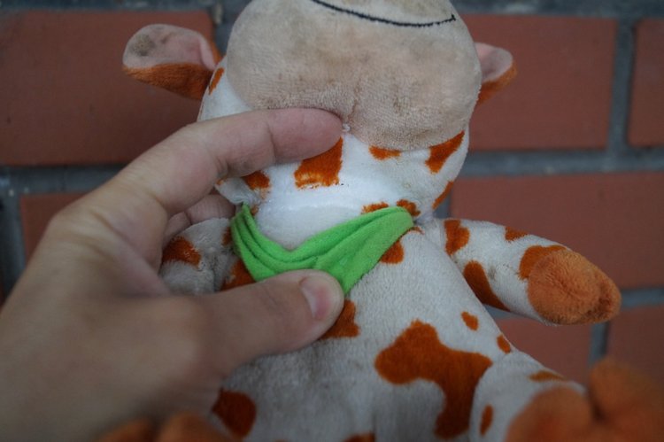 Вторая выписка октября. Машенька здорова. Кукла из лужи стала милашкой. Коровка замычала. Как поставить Лолочку на ножки,