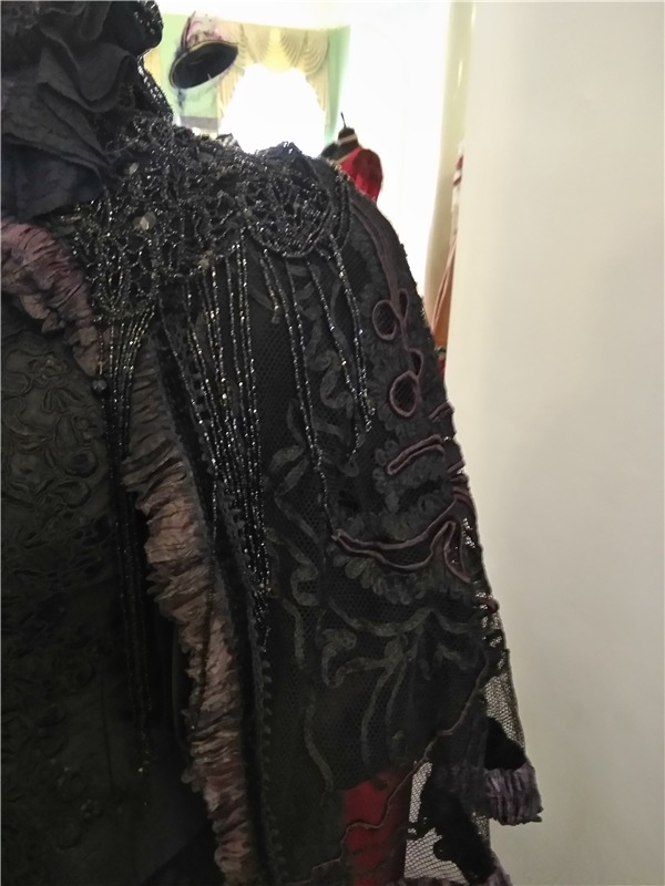 Выставка костюмов к фильму " Матильда", часть 2