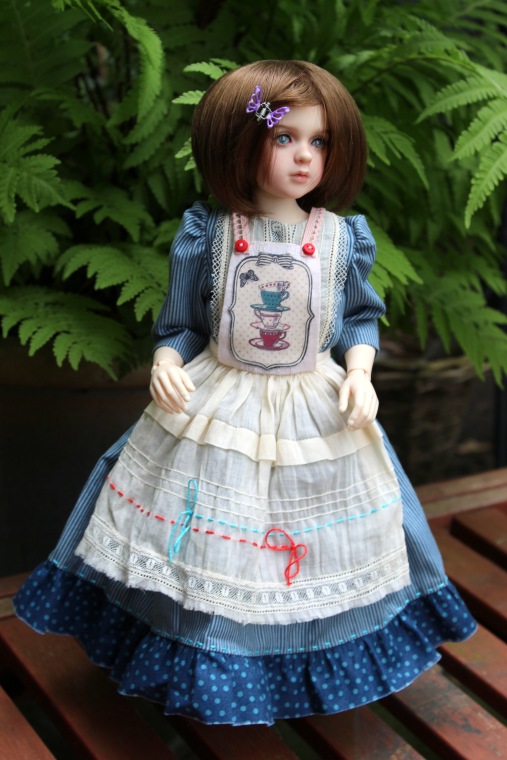 Розочка в образе Алисы. Домашнее видео