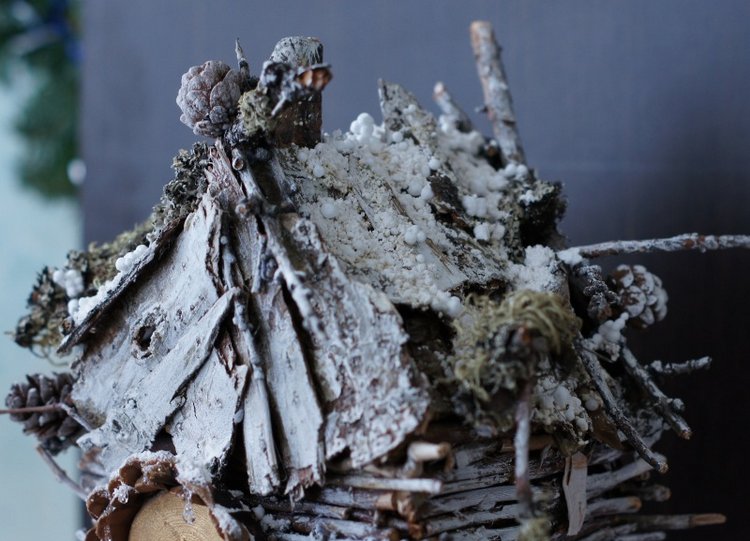 Избушка на курьих ножках — Авторские игрушки из разных материалов: синельная проволока