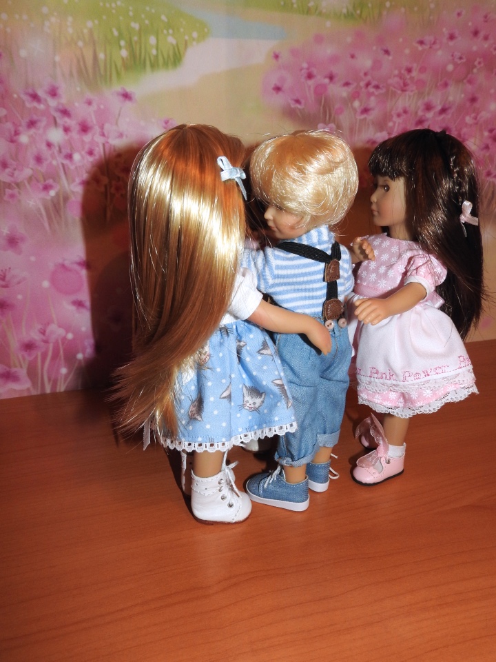 Куколки KIDZ'N'CATS mini и обувочка для них