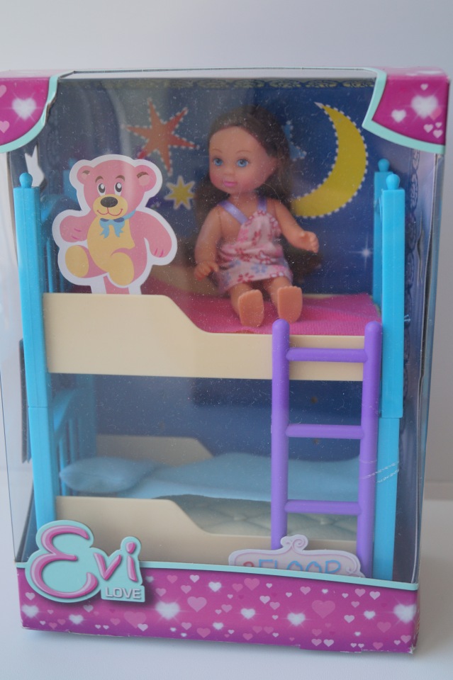 Три посылки новых будущих пациентов кукольной лечебницы