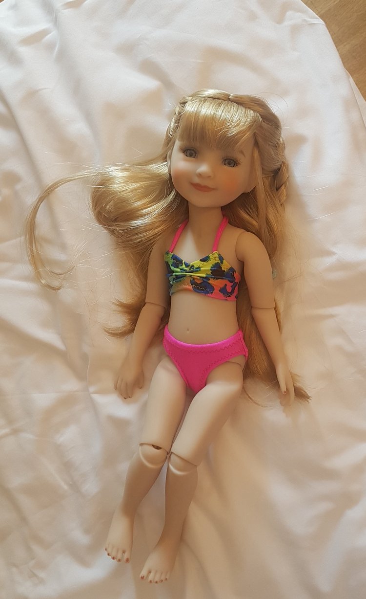 Инес на море — Куклы Ruby Red (Руби Ред) Fashion Friends: Siblies