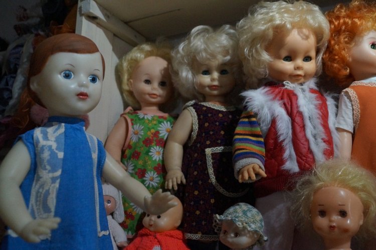 Куклы с разным состояние здоровья долго стояли в очередь у дверей кукольной лечебницы | Бэйбики Куклы с разным состояние здоровья долго стояли в очередь у дверей кукольной лечебницы