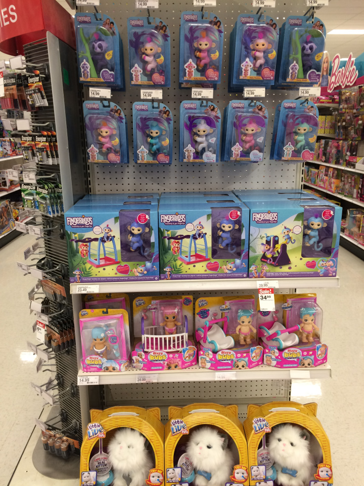 А не пройтись ли нам по магазинам? универмаг Target, детский отдел