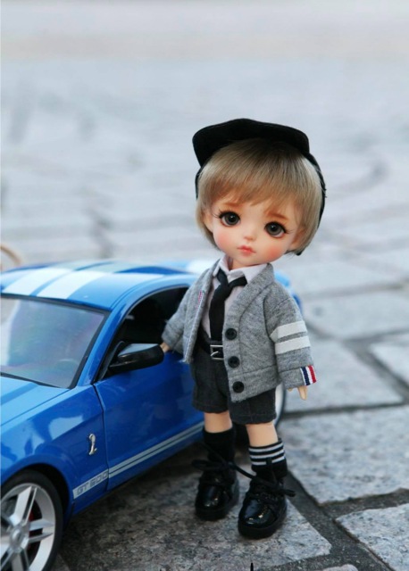 Релиз Salon De Lati в формате Lati Yellow от Latidoll