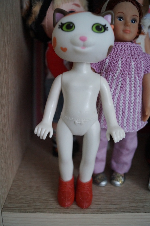 Вторая выписка ноября. Как поставить куклу на ножки, если их нет. Соединяю туловище и голову. У нас и пирамидки лечатся