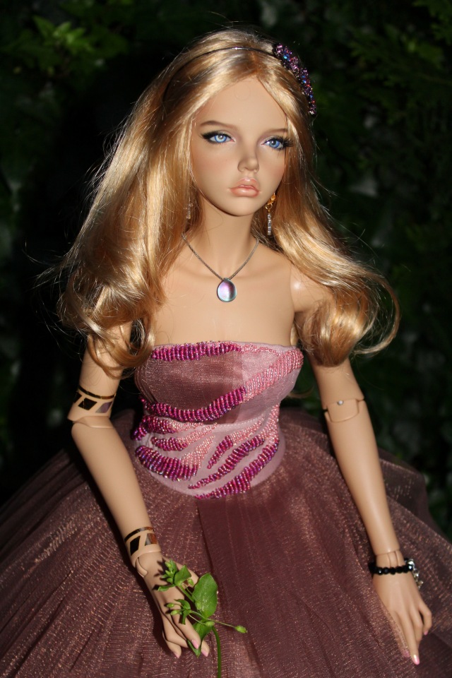 Мисс Бэйбики 2019. Бианка и волшебный цветок. Вечерняя прогулка по саду (фото 2)