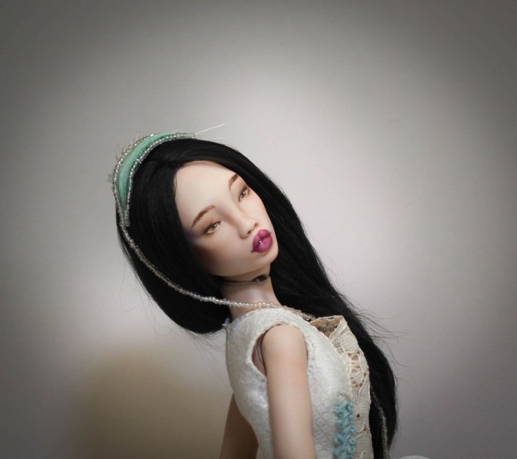 Райский цветок Тинатин. Фарфоровая шарнирная кукла (фото 3)