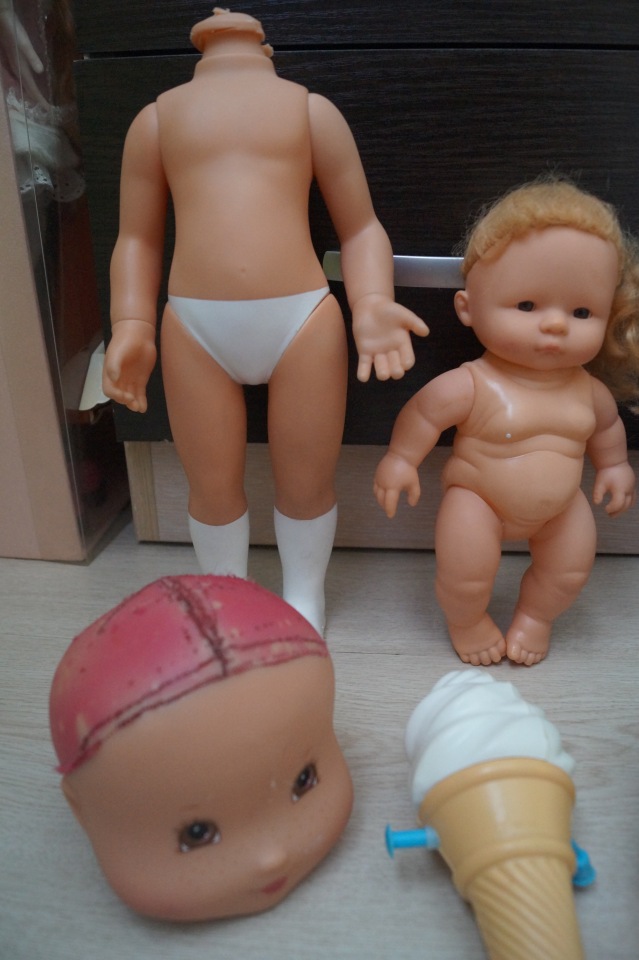 Три посылки новых будущих пациентов кукольной лечебницы