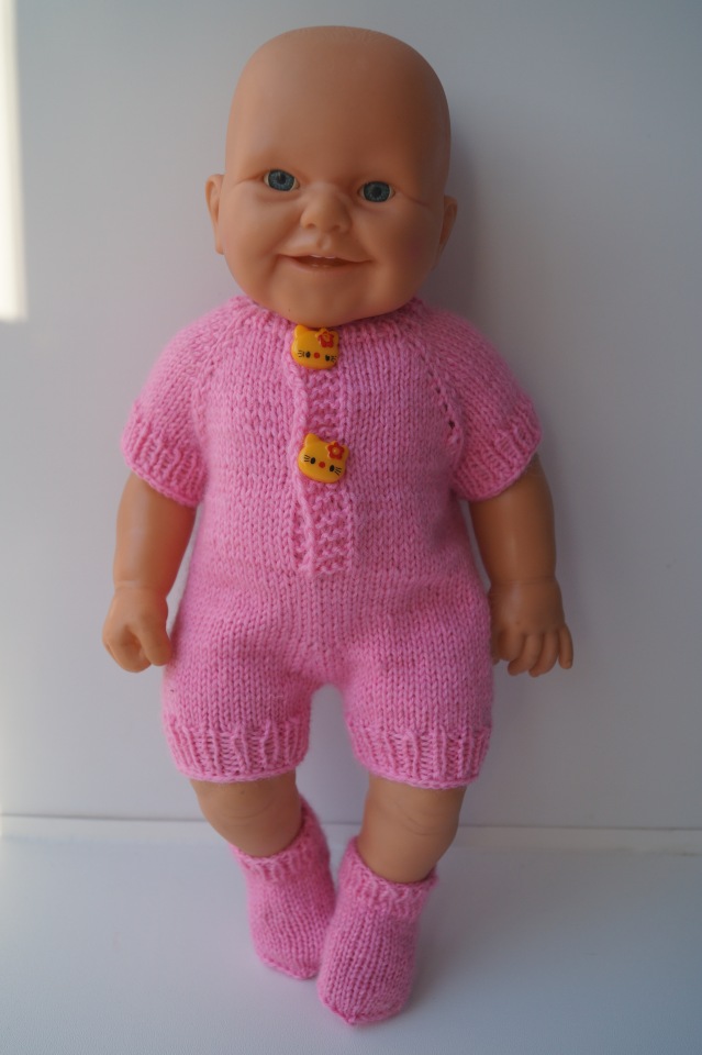 Вторая выписка ноября. Как поставить куклу на ножки, если их нет. Соединяю туловище и голову. У нас и пирамидки лечатся