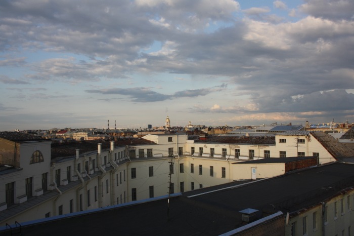 Петербург. Прогулка по крышам. Котокафе. Старые слайды