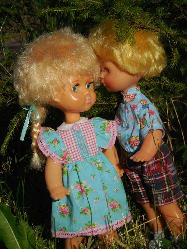 Маленькая история в картинках про друзей или мой не богатый опыт рисовок и пошива одежды для советских кукол (фото 10)