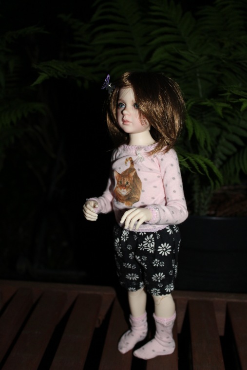 Вечерний сад. Розочка в пижамке