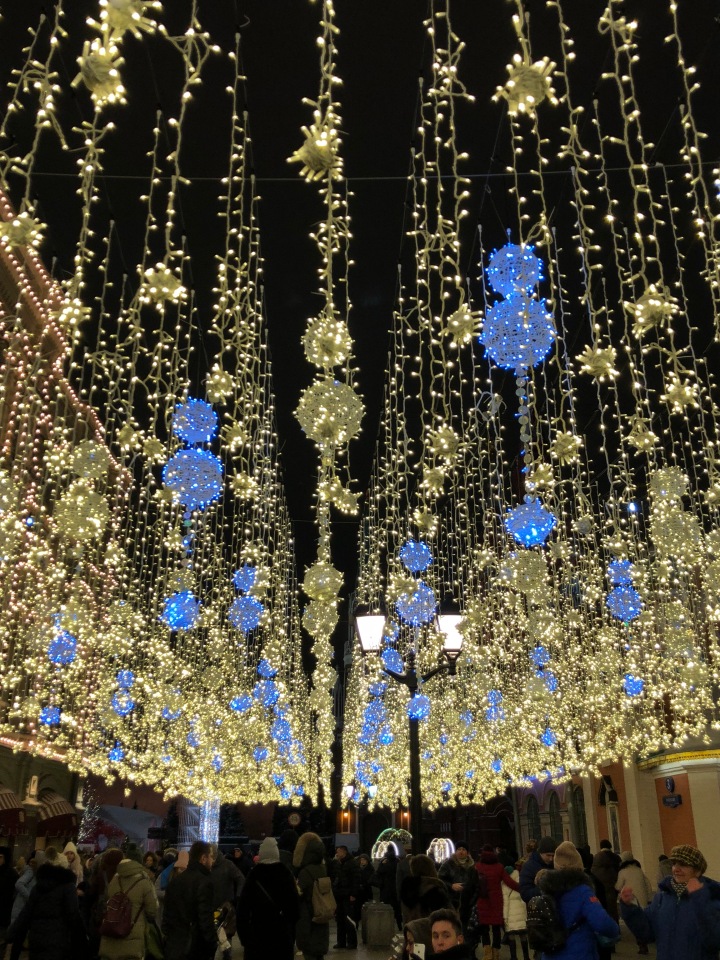 Москва предновогодняя... выставка новогодних елок в ГУМе - очень красиво