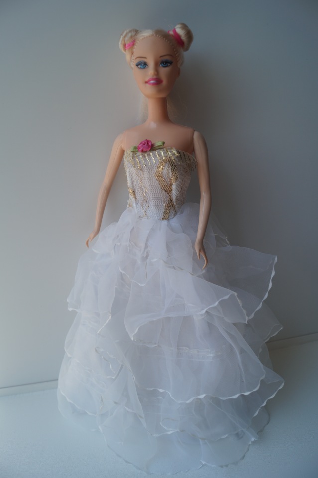 Вторая июльская выписка. Лечение глазок: отсутствие радужки, косоглазие. На лечении была ГДРочка. Голова+тело= красивая