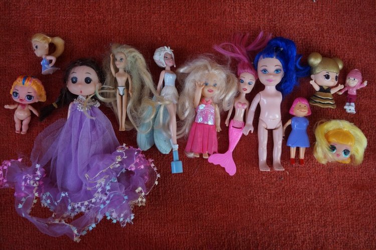 Посылки, посылки - с куклами, игрушками, обувью, одеждой