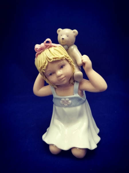 Еще одна коллекция: фарфоровые детки с мишками