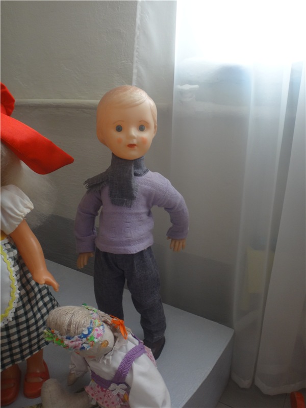 Выставка " Лабиринты кукольной жизни"