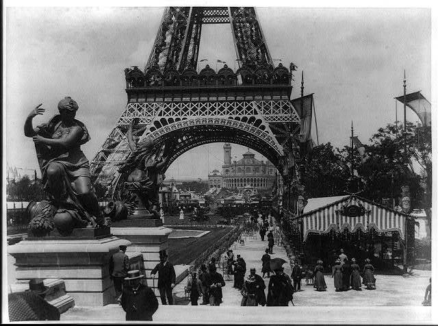 31 марта 1889 г. - состоялось открытие Эйфелевой башни (фото 9)