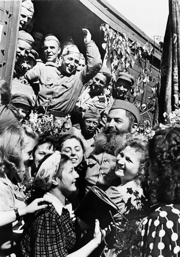 Спасибо Вам за смелость и отвагу, за небо мирное над головой