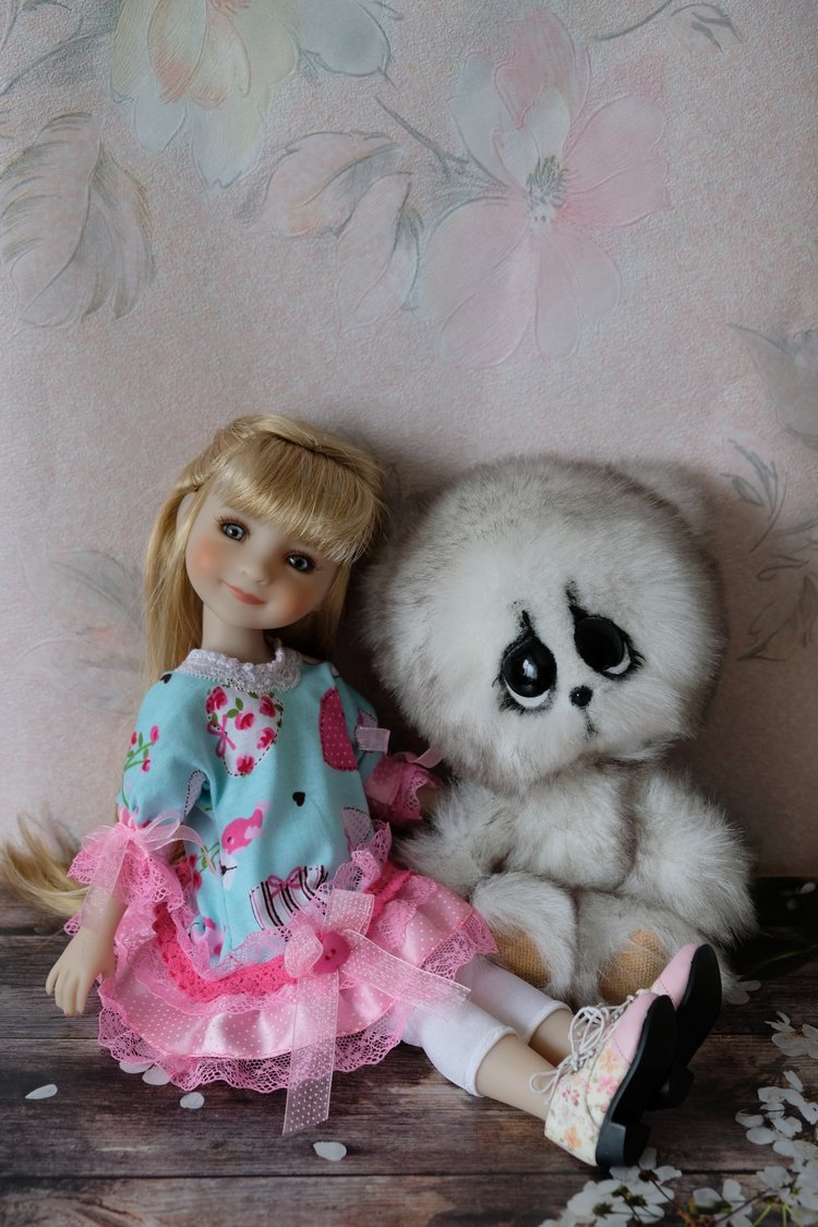 Прогулки с Сарой и Беллой RubiRed Galleria/Effner