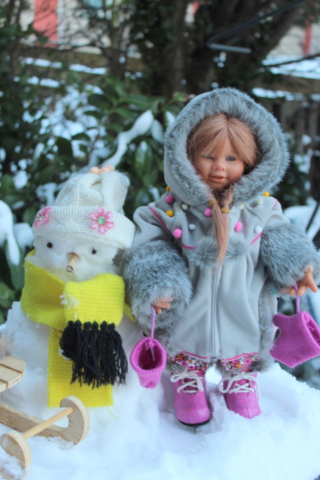 Снежные забавы Кети и Рози. Провожаем зиму