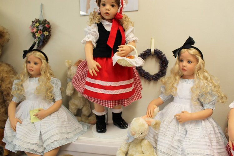 Летняя встреча в магазине и выбор кукол. Часть вторая - Красная шапочка. ОПРОСНИК (фото 8)