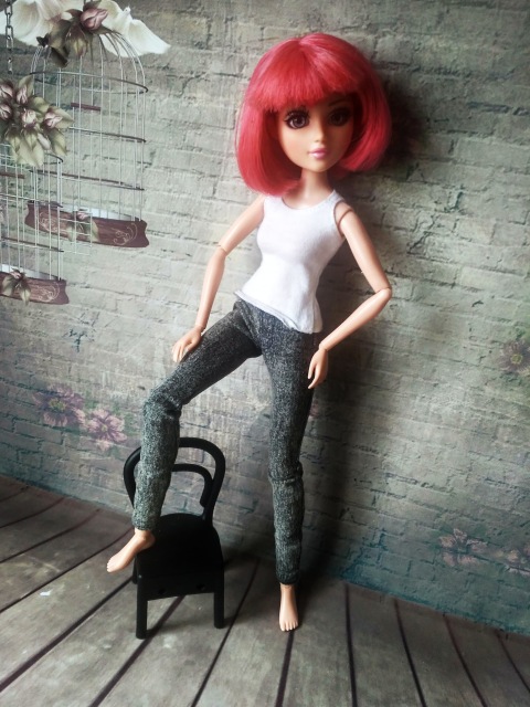 Кукла с красивыми глазами