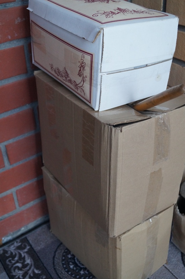 Откроем коробки из детского сада