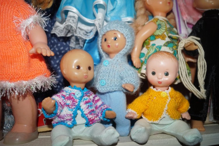 Третья июльская выписка. Вылечила восемь кукол СССР! И всем сшила наряды - за неделю