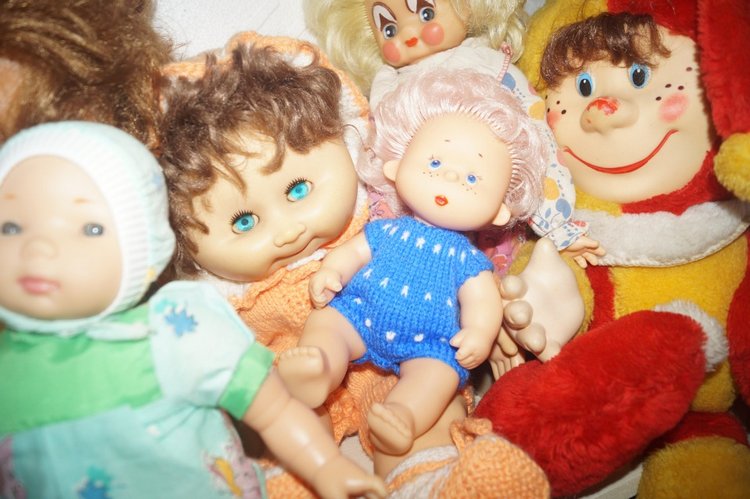 Вторая выписка октября. Машенька здорова. Кукла из лужи стала милашкой. Коровка замычала. Как поставить Лолочку на ножки,