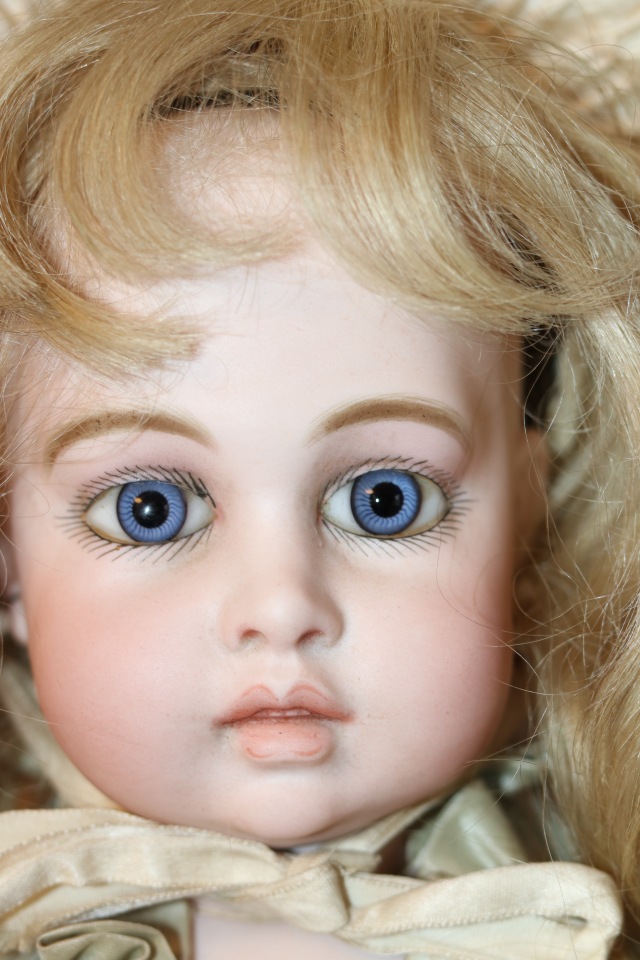 Антикварные куклы нашей мечты Bru Circle and Dot второе поколение